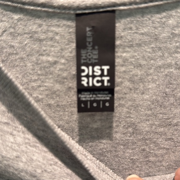 NWOT it’s beginning to look a lot like cocktails Christmas t-shirt with Santa - Picture 3 of 4